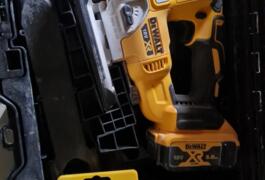 Location outil Scie sauteuse Sans-fil Dewalt près de Tigery
