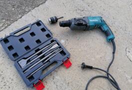 Location outil Burineur perforateur électrique Makita près de Meyssiez