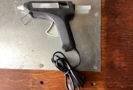 Location outil Pistolet à colle  près de Non renseignée