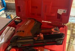 Location outil Cloueur à gaz électrique Hilti près de Restinclières