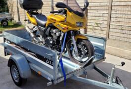 Location outil Remorque porte moto Moins de 750kg près de Ouches