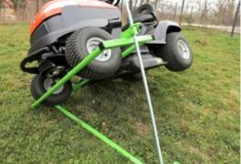 Location outil Cric lève tracteur tondeuse  près de Vouzeron