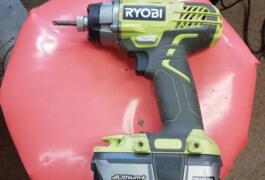 Location outil Visseuse à choc électrique Ryobi près de Sèvremoine
