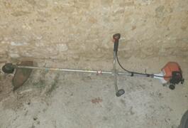 Location outil Débroussailleuse Thermique Stihl près de La Suze-sur-Sarthe