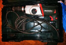 Location outil Perceuse électrique Metabo près de Fontaines-sur-Saône