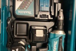 Location outil Visseuse à placo électrique Makita près de Warluis