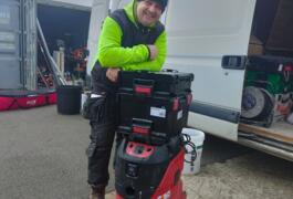 Location outil Aspirateur eau poussière électrique près de Lanester