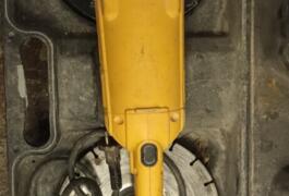 Location outil Tronçonneuse à disque électrique Dewalt près de Wizernes