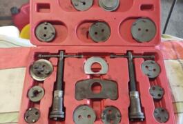 Location outil Coffret repousse piston  près de Cahors