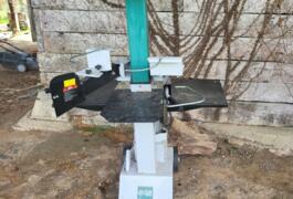 Location outil Fendeuse  électrique 8tonne  près de Lamballe-Armor