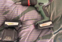 Location outil Visseuse perceuse Sans-fil Bosch près de Non renseignée