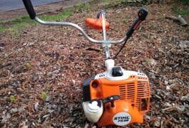 Location outil Débroussailleuse thermique Stihl près de Boussy-Saint-Antoine