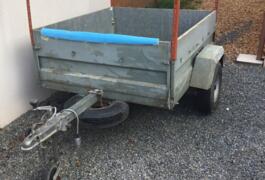 Location outil Remorque Moins de 750kg près de Arcisses