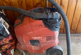 Location outil Aspirateur eau poussière électrique près de Restinclières
