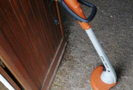 Location outil Coupe bordure électrique Stihl près de Saint-Léger-du-Bois