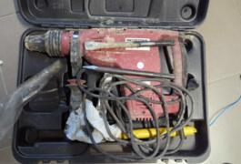 Location outil Burineur perforateur électrique près de Esquerdes