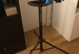 Location outil Pied d'atelier  près de Paris