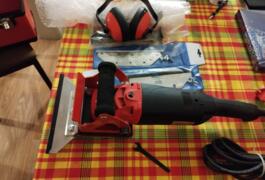 Location outil Décolleuse pour sols souples (PVC, Lino, moquette)  près de Vern-sur-Seiche