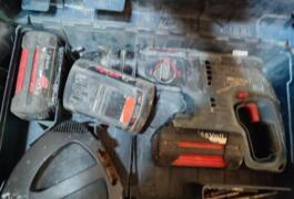 Location outil Perforateur a batterie  Bosch près de Poilly-sur-Tholon