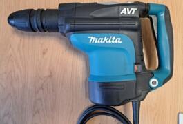 Location outil Perforateur burineur électrique Makita près de Chevry-Cossigny