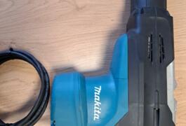Location outil Perforateur burineur électrique Makita près de Chevry-Cossigny