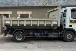 Location outil Camion benne Plus de 5m3 près de Sermaises
