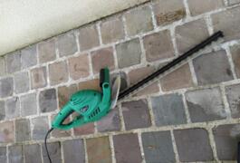 Location outil Taille haie électrique près de Maurepas