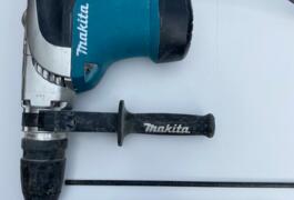Location outil Marteau perforateur électrique Makita près de Le Revest-les-Eaux