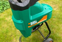 Location outil Broyeur de végétaux électrique  Black et decker près de Oyonnax