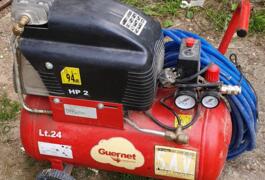 Location outil Compresseur électrique près de Villeneuve-la-Guyard