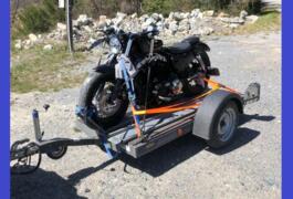 Location outil Remorque porte moto Moins de 750kg près de Beauchamp
