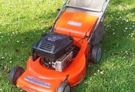 Location outil Tondeuse à gazon Thermique Husqvarna près de Vendeuvre