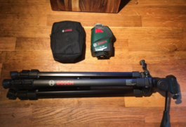 Location outil Niveau Laser Bosch Pll 360 + trepied  Bosch près de Le Cannet