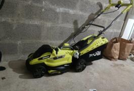 Location outil Tondeuse à gazon électrique Ryobi près de Languidic