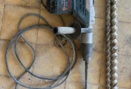 Location outil Perforateur électrique Bosch près de Tavaux