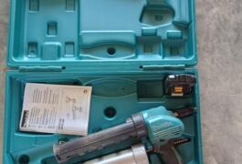 Location outil Pistolet silicone  près de Challans