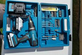 Location outil Perceuse visseuse Sans-fil Makita près de Saint-Renan