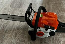 Location outil Tronçonneuse à bois Sans-fil Stihl près de Évellys