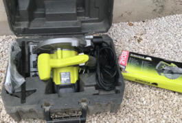 Location outil Scie circulaire électrique Ryobi près de Bury