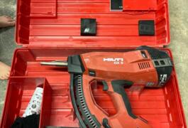 Location outil Cloueur à gaz Gaz Hilti près de Carnetin