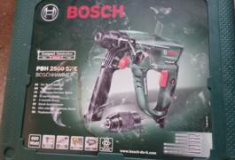 Location outil Burineur perforateur électrique Bosch près de Savigny-sur-Orge