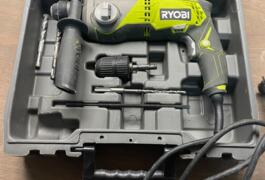 Location outil Perceuse à percussion électrique Ryobi près de Terny-Sorny