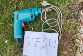 Location outil Perceuse électrique Makita près de Pierrefitte-sur-Sauldre