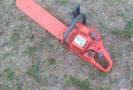Location outil Tronçonneuse Thermique Husqvarna près de Bézenet