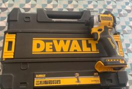 Location outil Visseuse perceuse Sans-fil Dewalt près de Laroque