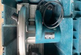 Location outil Scie circulaire électrique Makita près de Chapelon