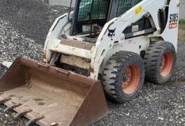 Location outil Mini Chargeuse  Bobcat près de Eyguières
