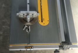 Location outil Scie sur table électrique Dewalt près de Challans