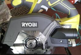 Location outil Scie circulaire électrique Ryobi près de Louviers