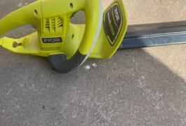 Location outil Taille haie électrique Ryobi près de Rezé
